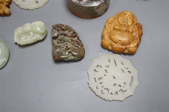 A group of Chinese jade, hardstone or glass carvings (9)